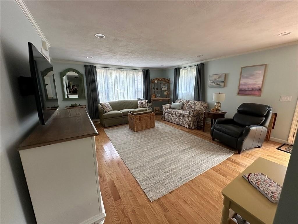 21 Maywood Rd - Photo 4 of 23