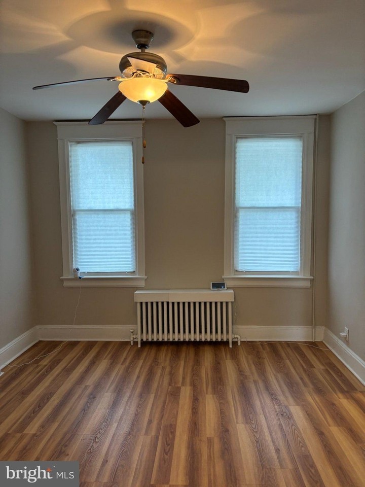 1129 7th St Ne - Photo 3 of 31