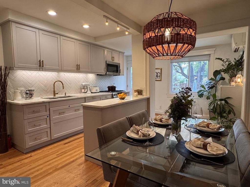 314 Bryant St Ne - Photo 4 of 29