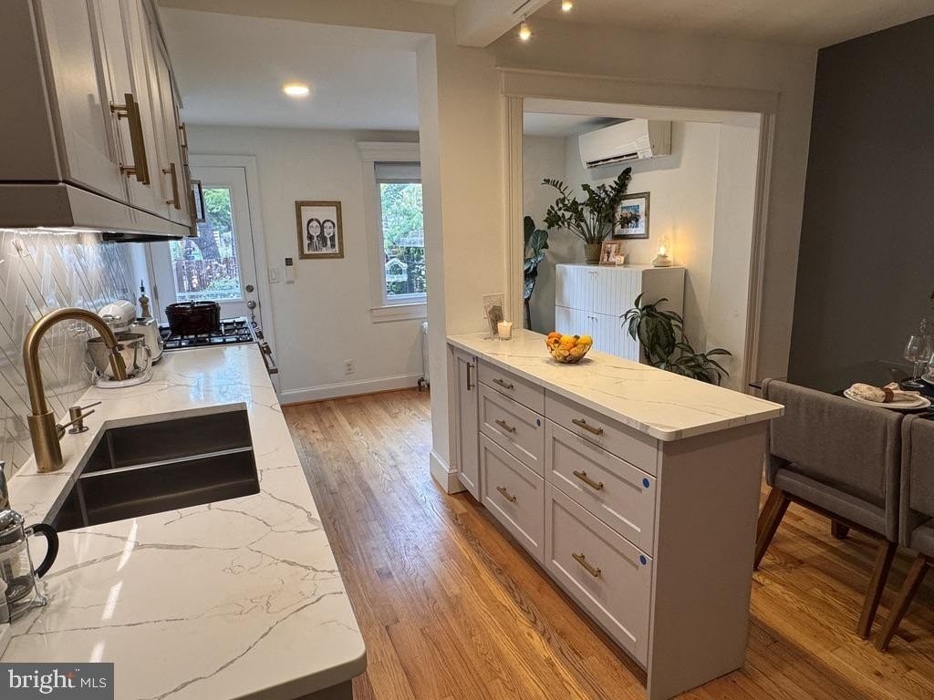314 Bryant St Ne - Photo 7 of 29