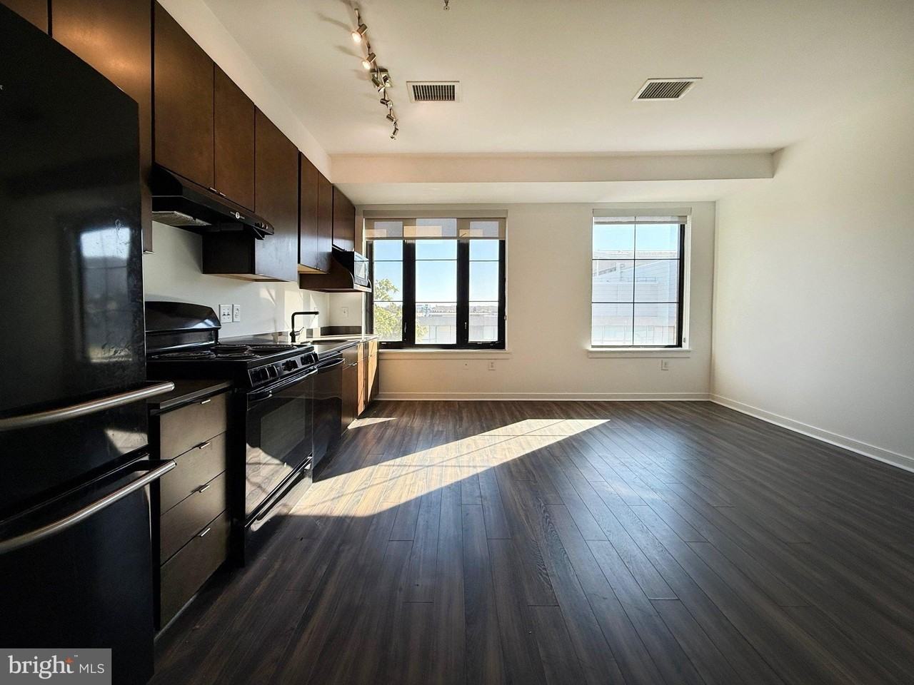 1250 9th St Nw #412 - Photo 3 of 16
