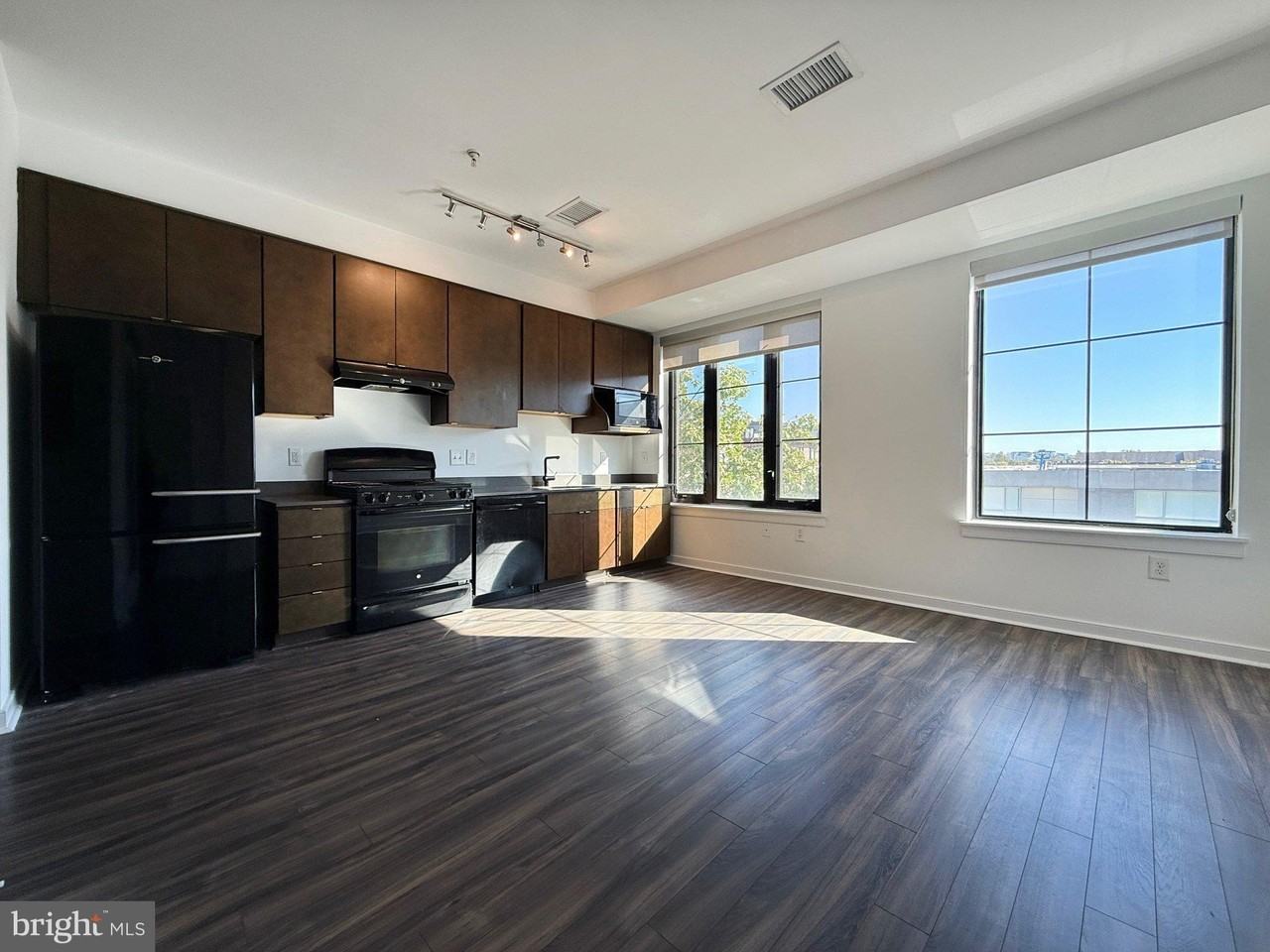 1250 9th St Nw #412 - Photo 4 of 16