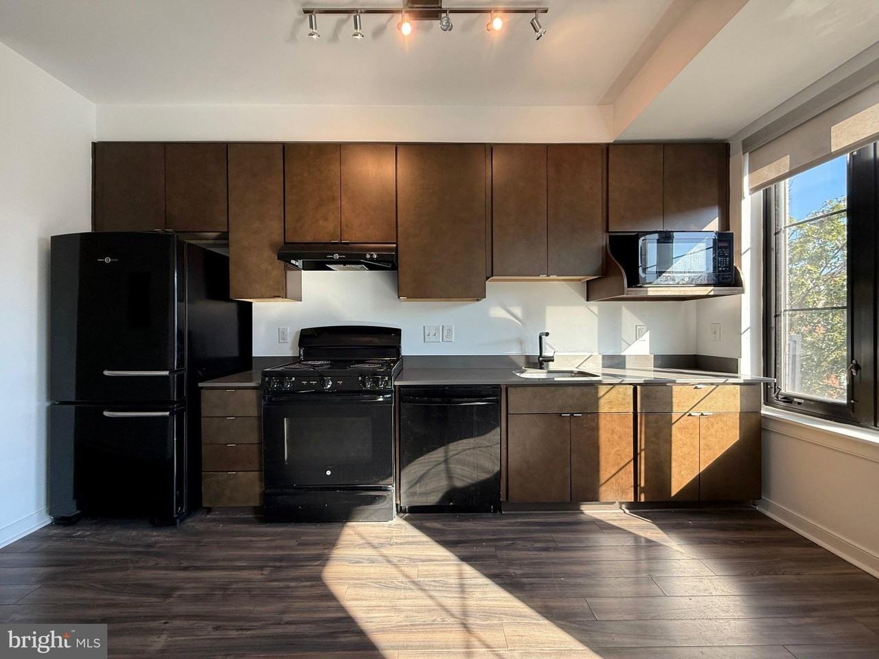 1250 9th St Nw #412 - Photo 5 of 16
