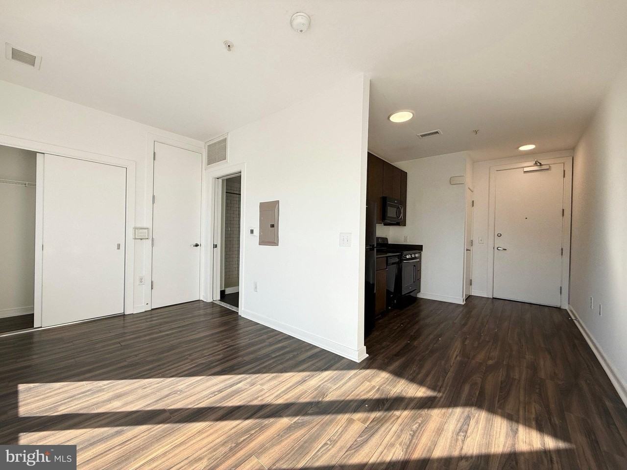 1250 9th St Nw #514 - Photo 7 of 17