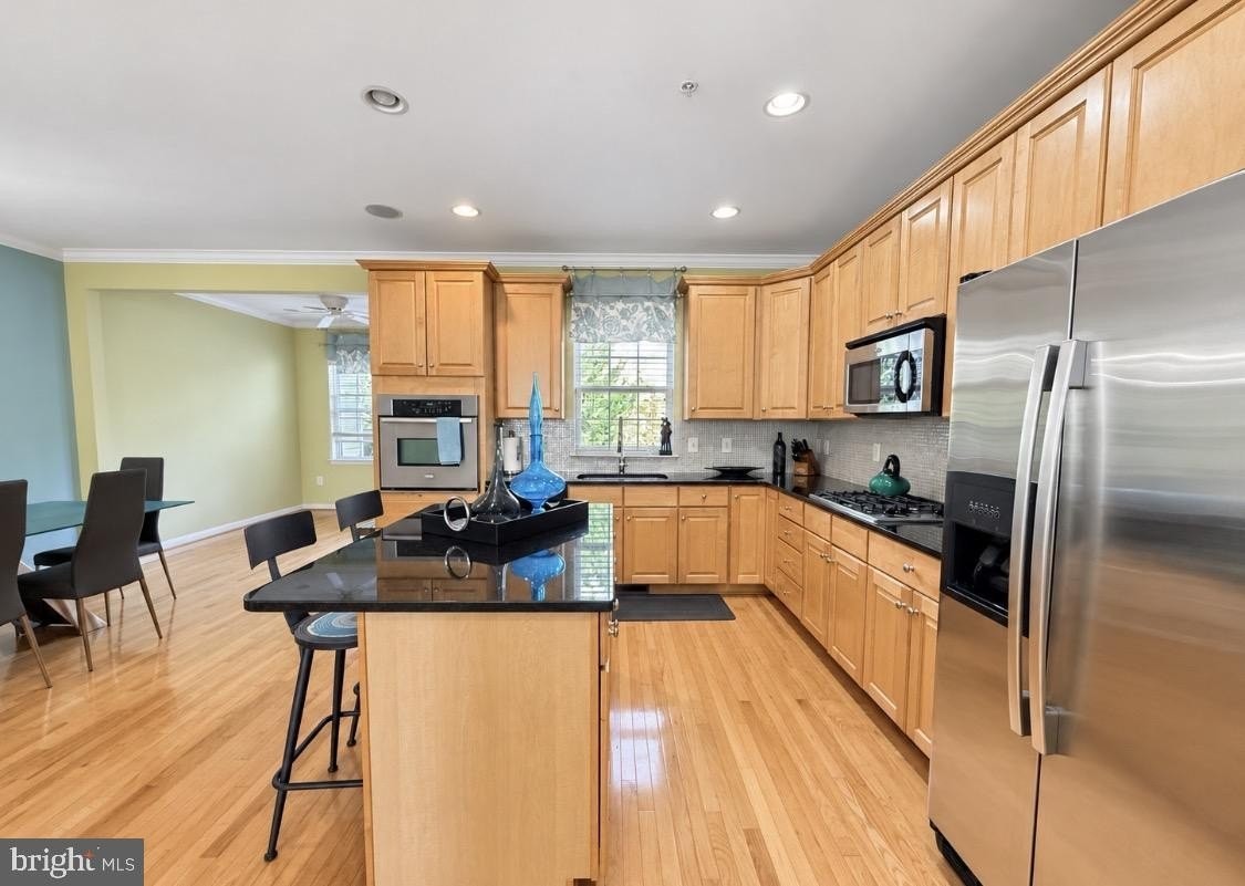 3509 Fisher Hill Ln - Photo 4 of 36