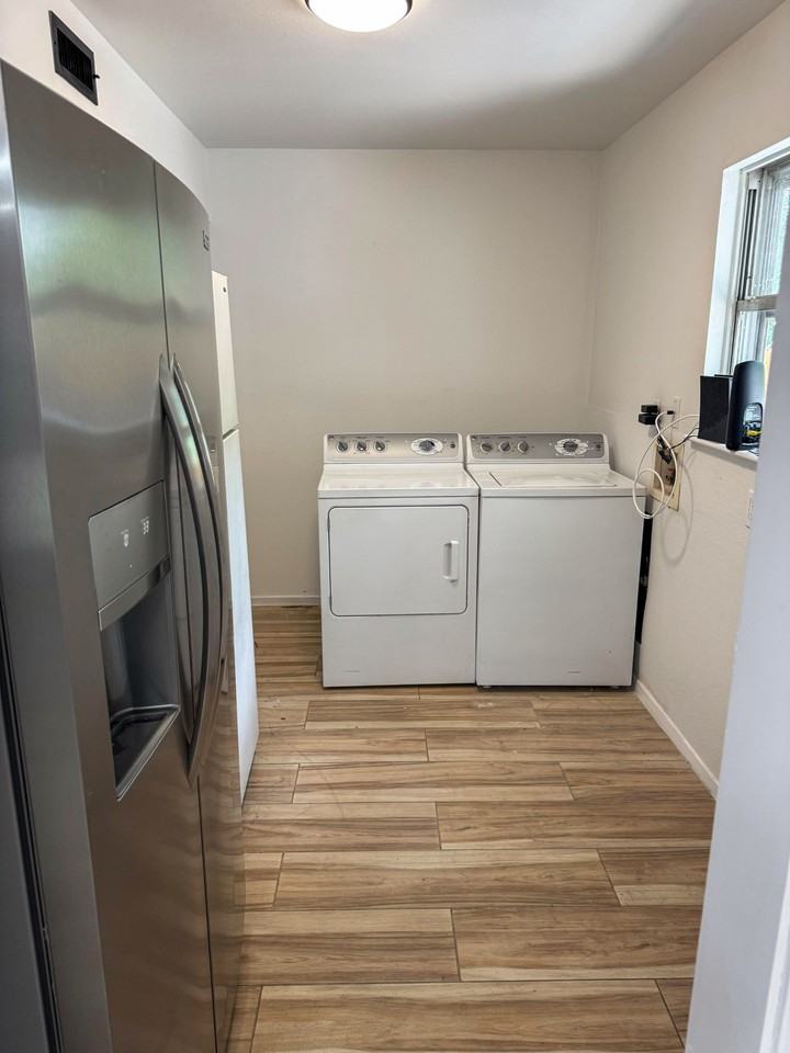 Bryn Mawr Dr - Photo 4 of 10