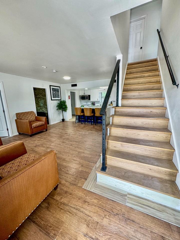 Bryn Mawr Dr - Photo 5 of 10