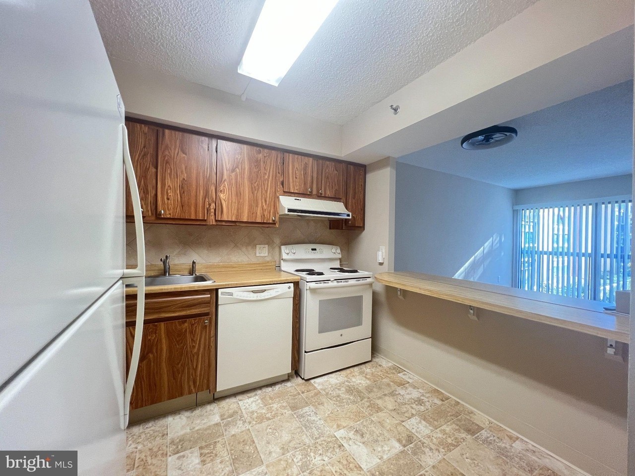 2921 N Leisure World Blvd #1-204 - Photo 4 of 24
