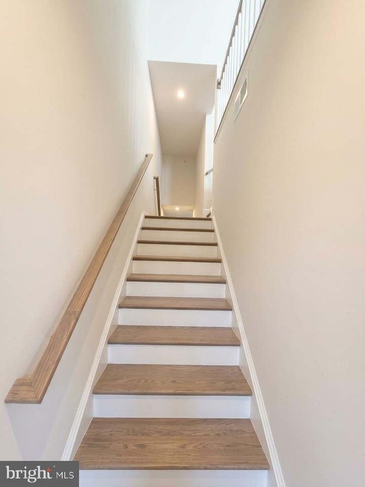 7026 Whispering Run - Photo 2 of 32