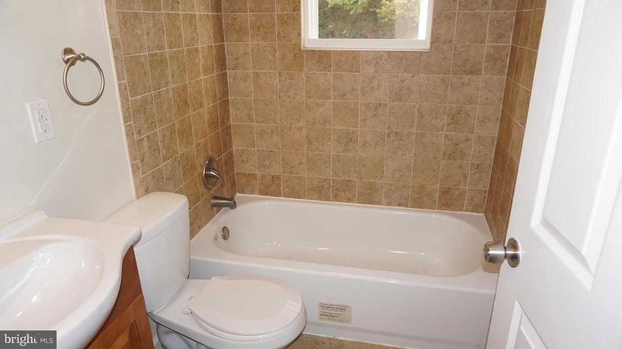 6620 Auburn Ave - Photo 3 of 14
