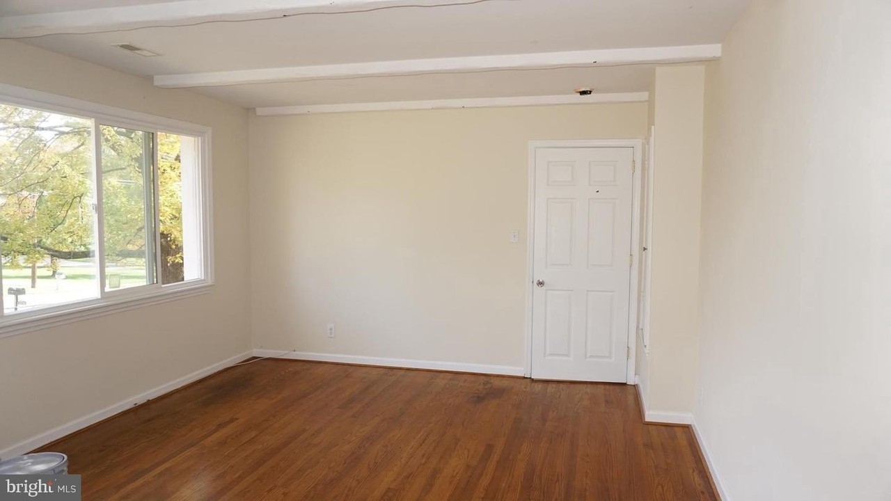6620 Auburn Ave - Photo 6 of 14