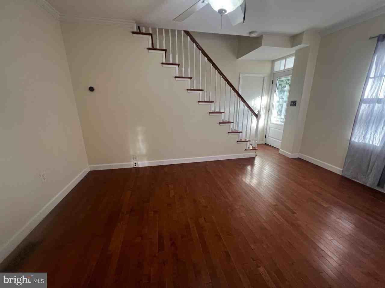 124 Dey St #A - Photo 3 of 20
