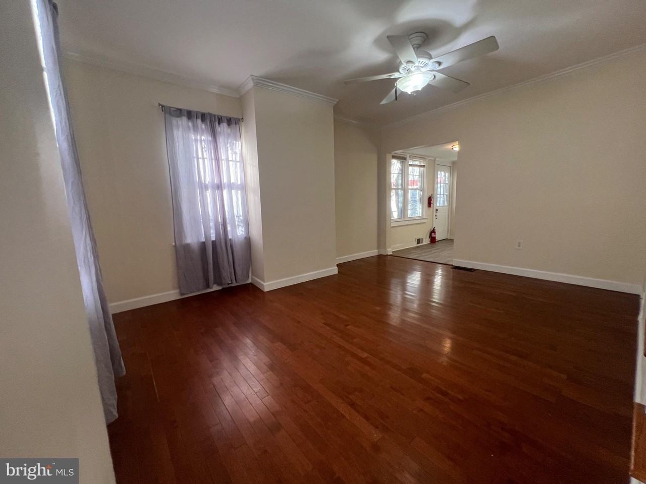 124 Dey St #A - Photo 4 of 20