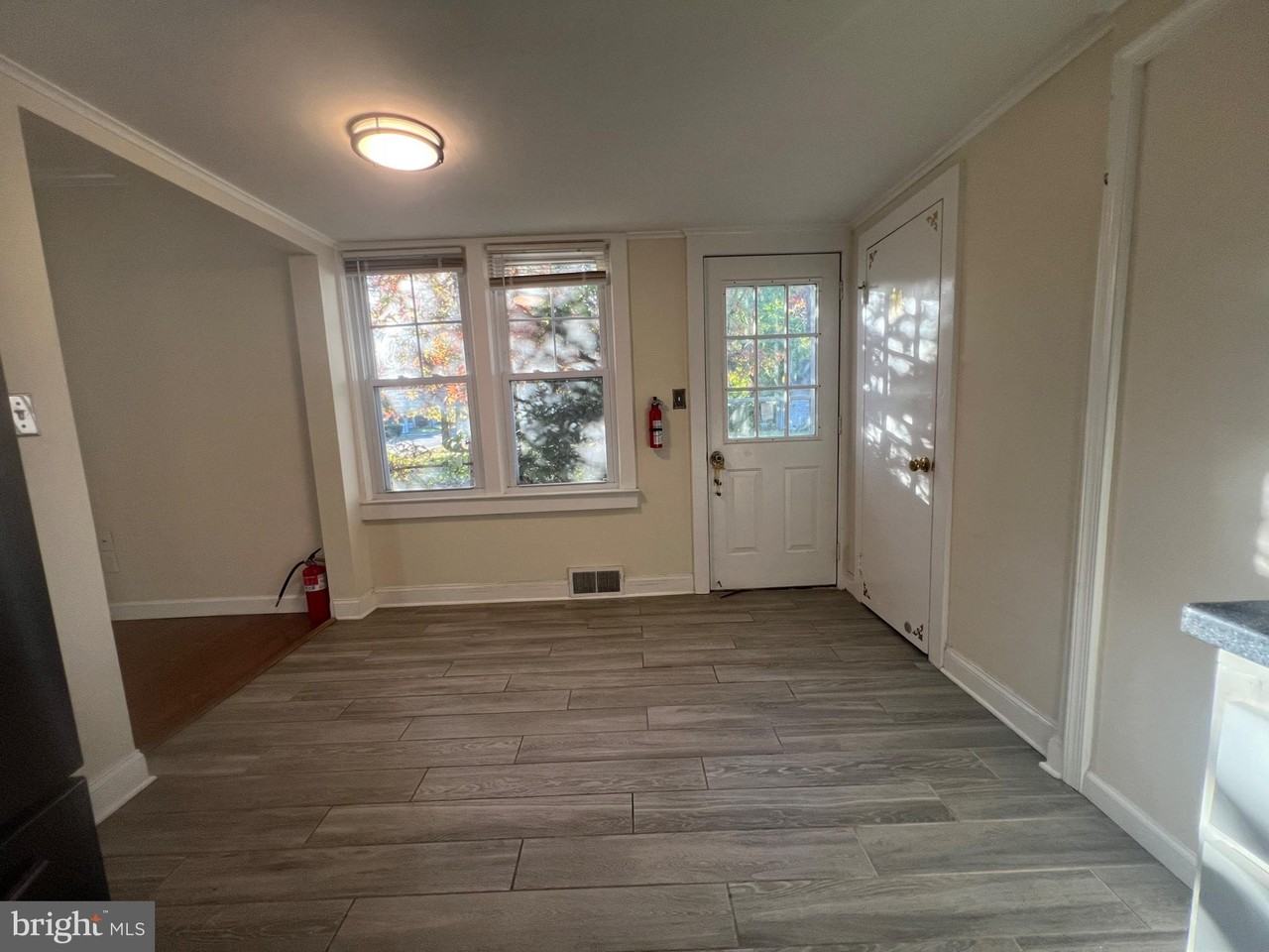 124 Dey St #A - Photo 6 of 20