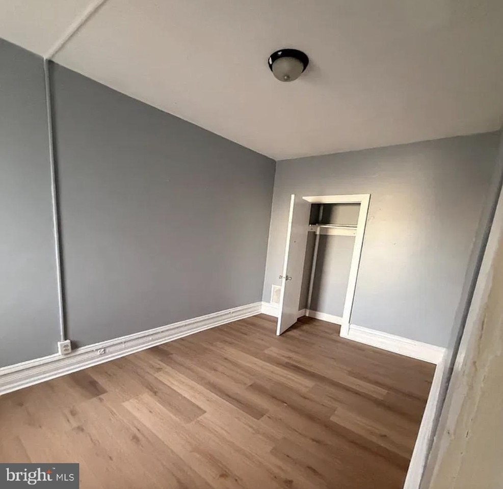 265 N Front St - Photo 4 of 5