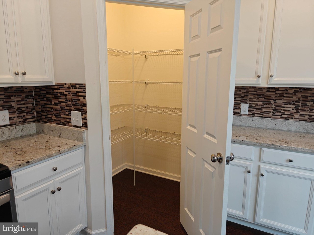 466 Andorra Blvd - Photo 5 of 24