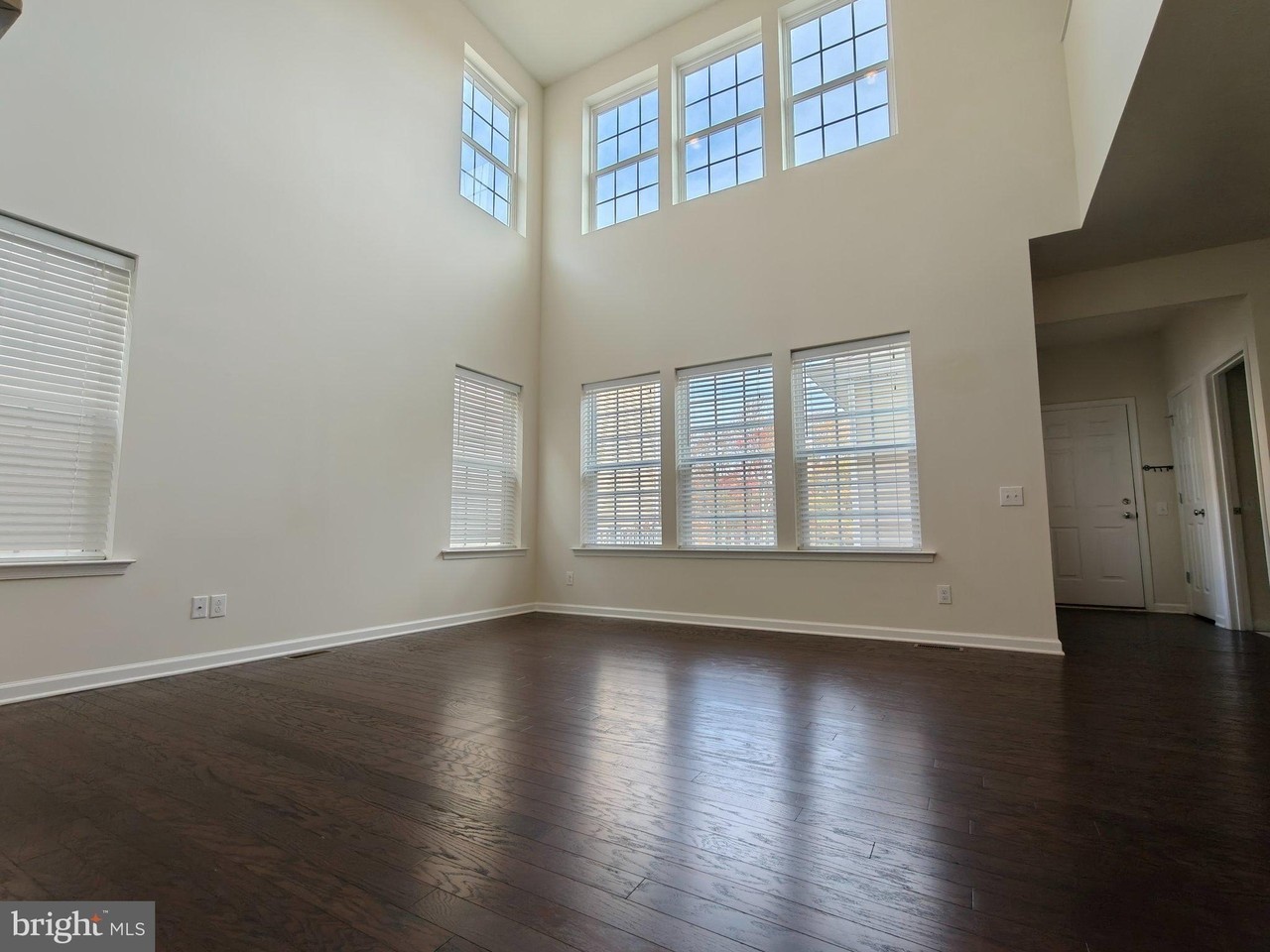 466 Andorra Blvd - Photo 7 of 24