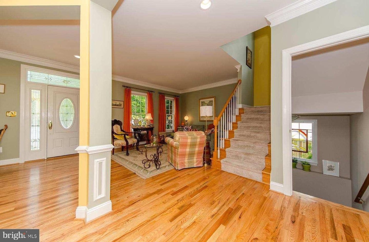 6030 22nd St N - Photo 2 of 39