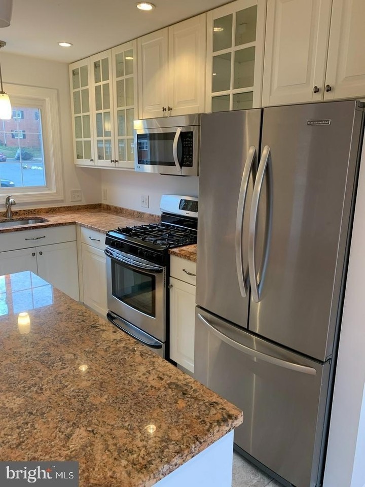 3607 Gunston Rd - Photo 5 of 11
