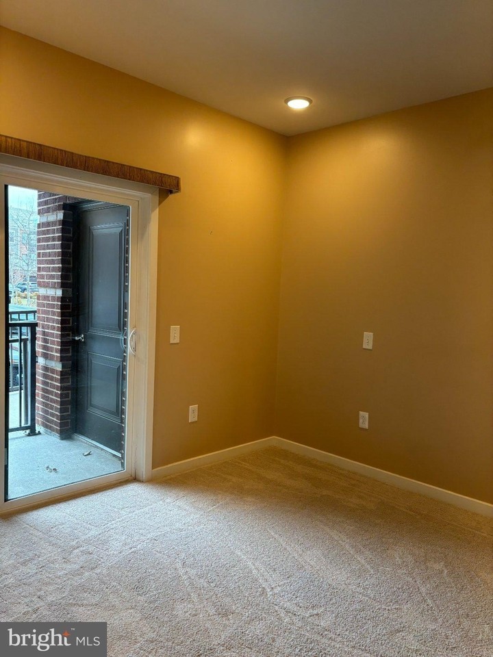 3985 Norton Pl #103 - Photo 6 of 16