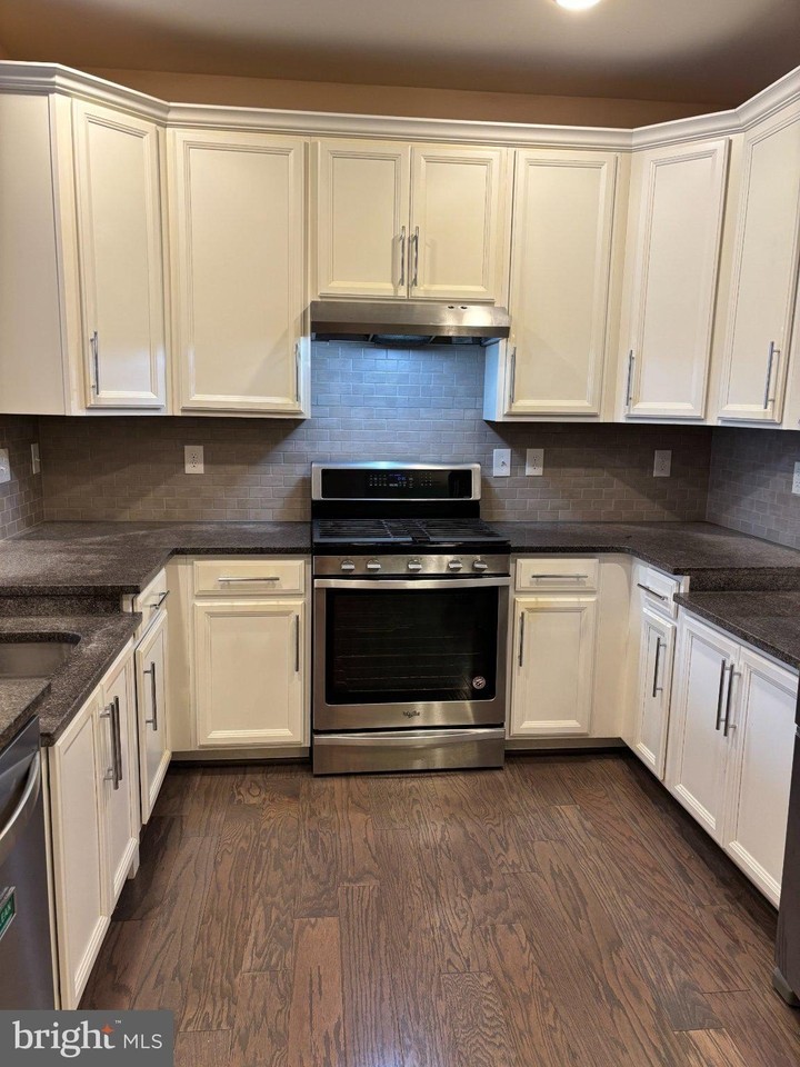 3985 Norton Pl #103 - Photo 7 of 16