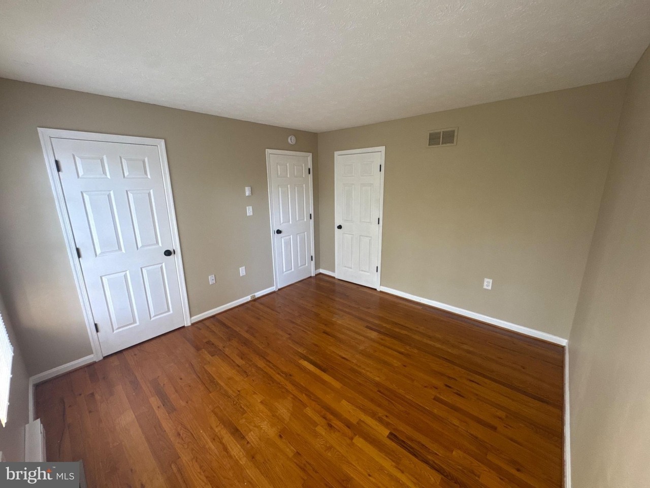 217 Buckingham Dr - Photo 4 of 16