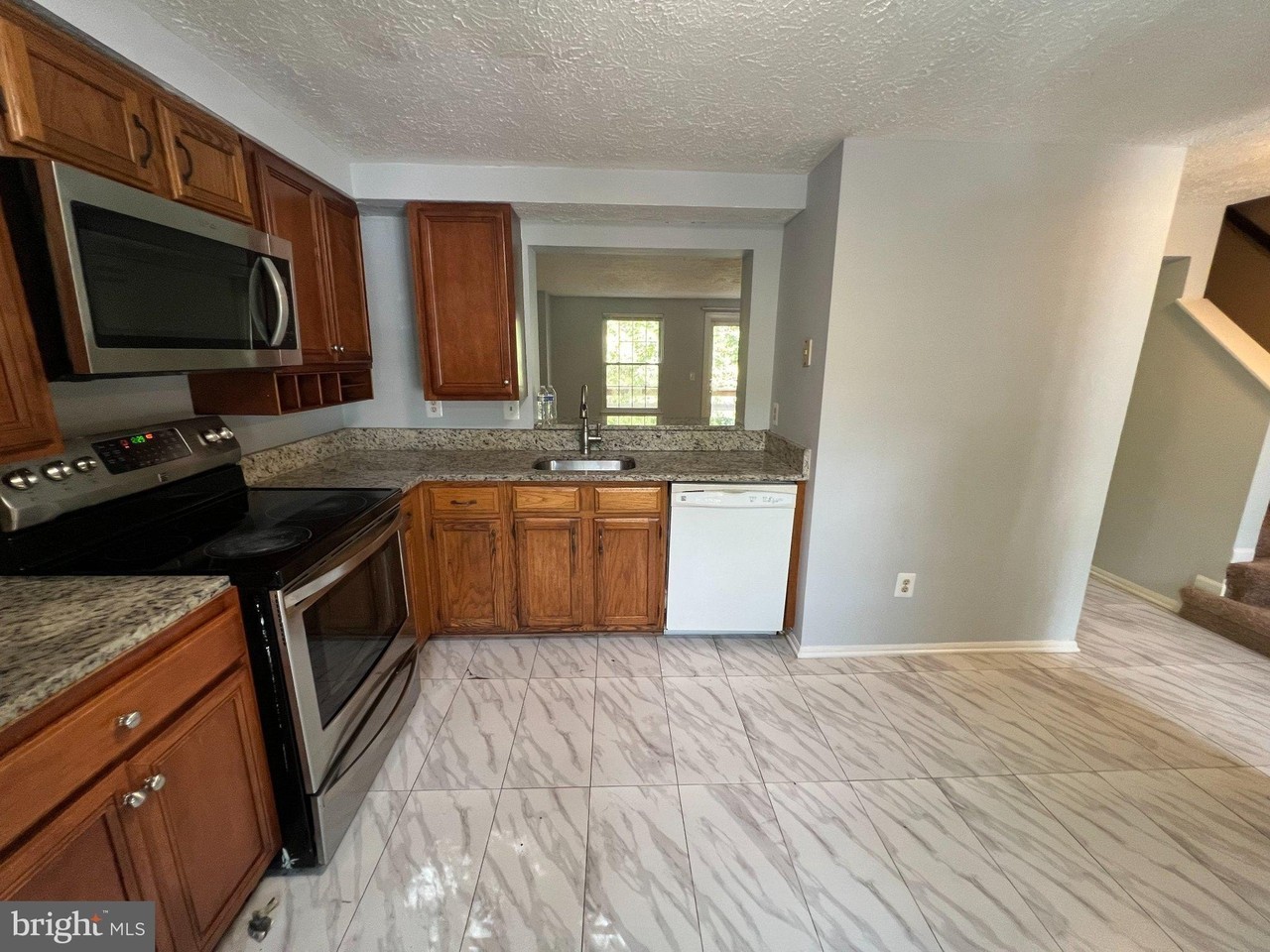 11770 Bayfield Ct - Photo 4 of 16