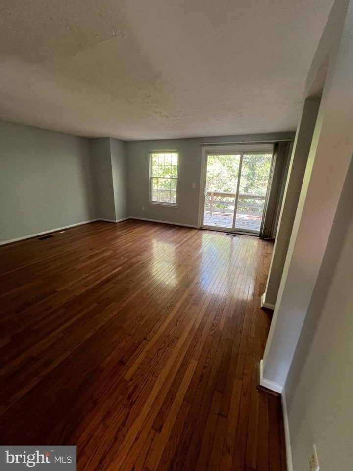 11770 Bayfield Ct - Photo 5 of 16