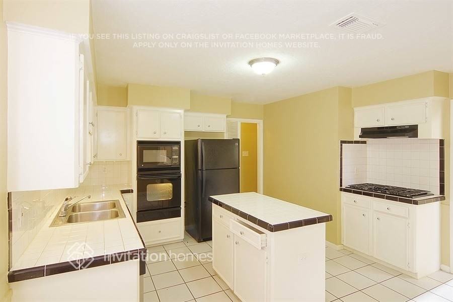 12504 Riva Ridge Ln - Photo 5 of 21