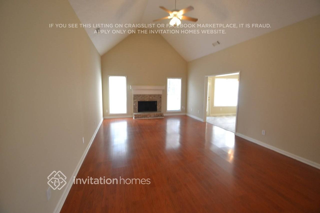 3865 Carriage Downs Ct - Photo 2 of 7