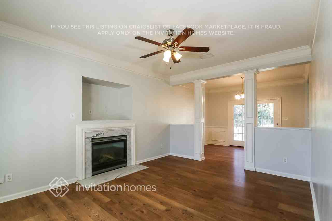 9515 Stawell Dr - Photo 4 of 18