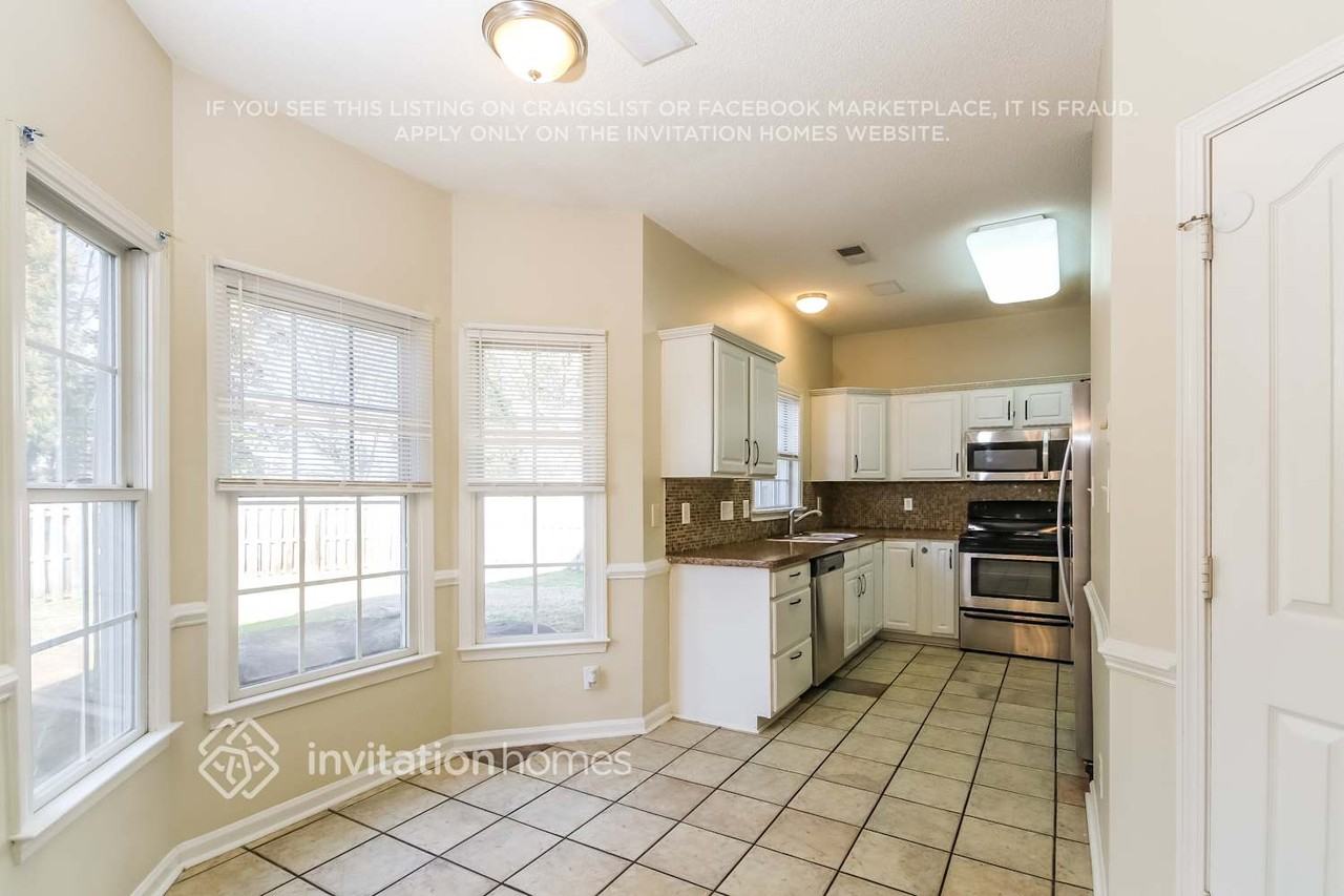 9515 Stawell Dr - Photo 6 of 18