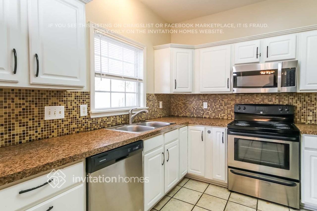 9515 Stawell Dr - Photo 7 of 18