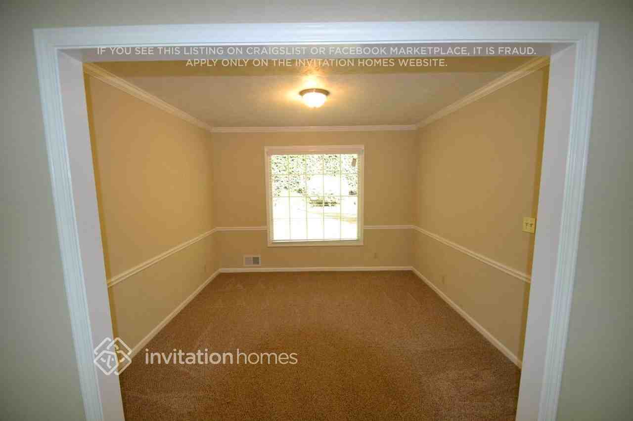 257 Lamplighter Ln Se - Photo 2 of 9