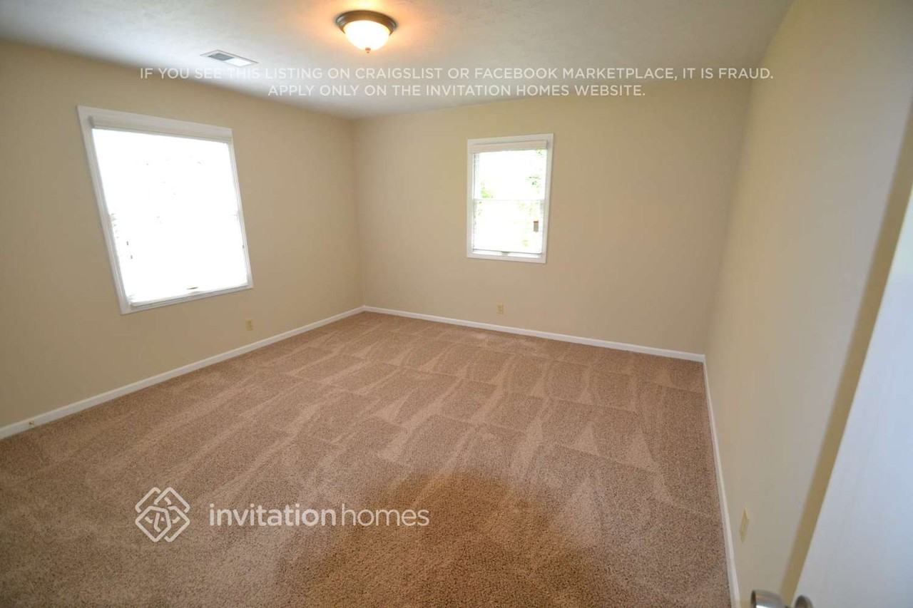 257 Lamplighter Ln Se - Photo 6 of 9