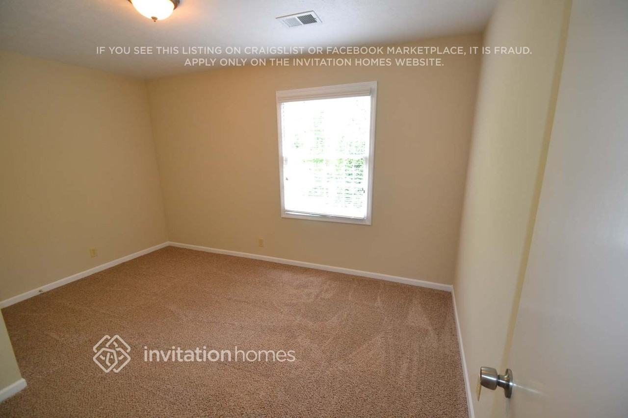 257 Lamplighter Ln Se - Photo 7 of 9