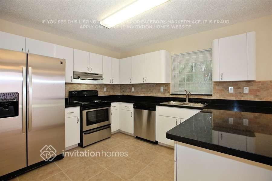 14650 Sw 169th Ter - Photo 5 of 13