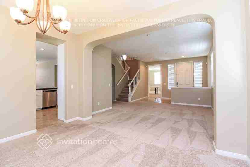 7540 Oakwood Ln - Photo 2 of 17