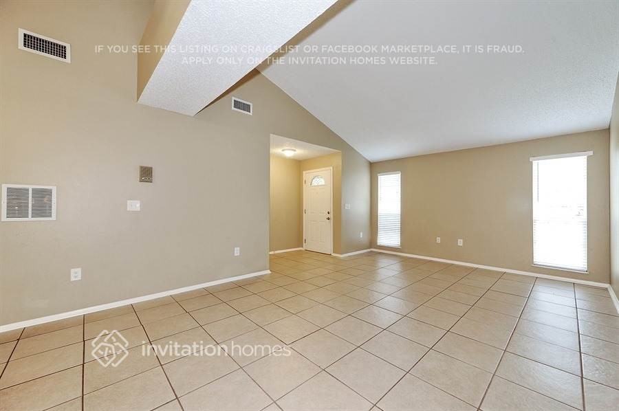2241 Ginger Way - Photo 3 of 21