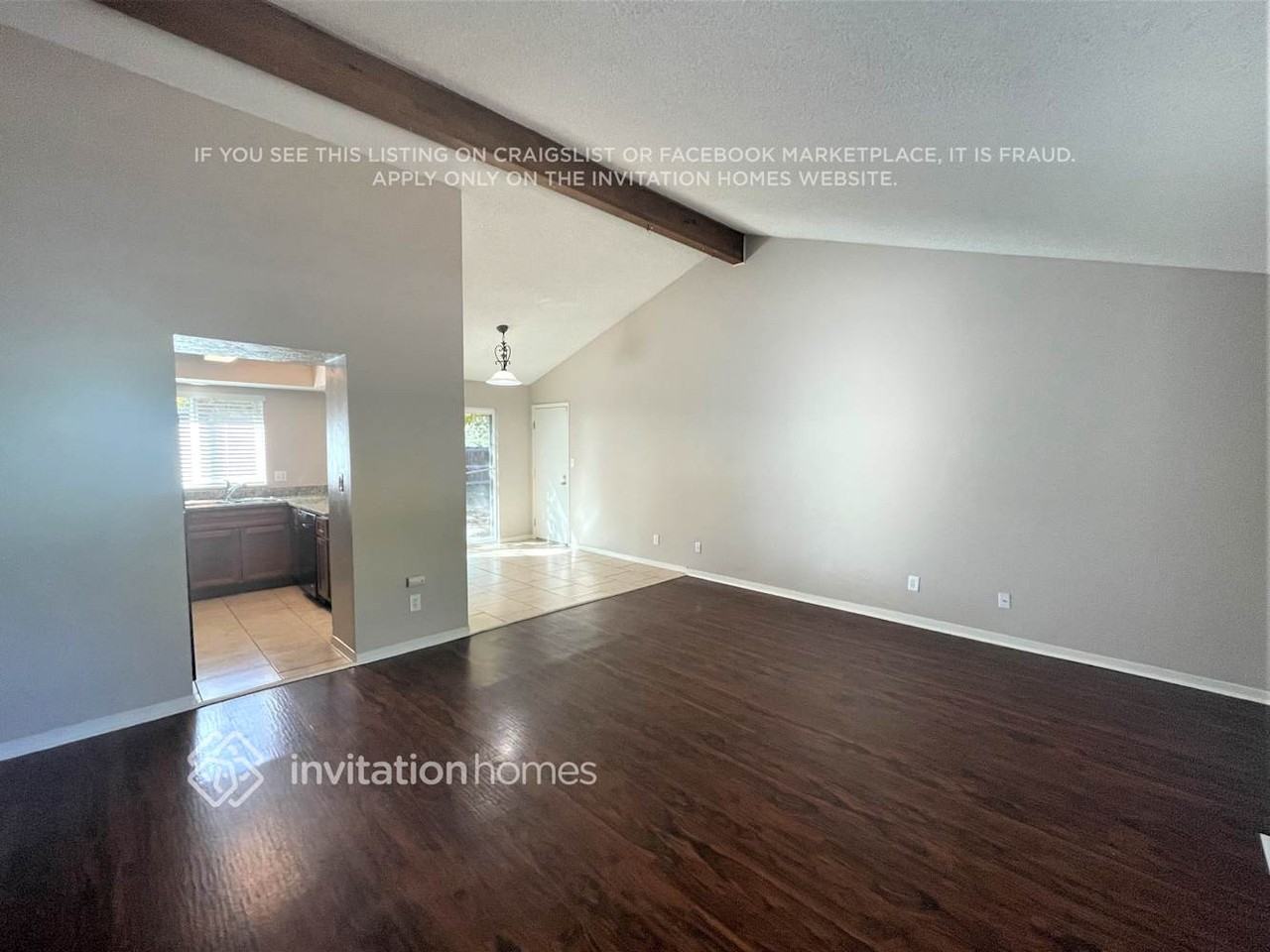 5761 S Lewis St - Photo 4 of 25