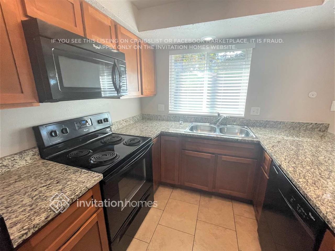 5761 S Lewis St - Photo 7 of 25