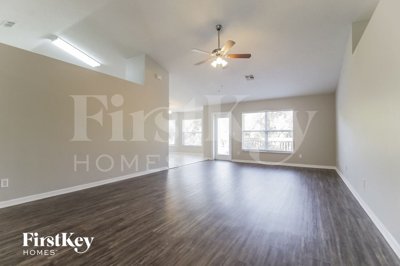 657 Winding Lake Dr - Photo 2 of 16