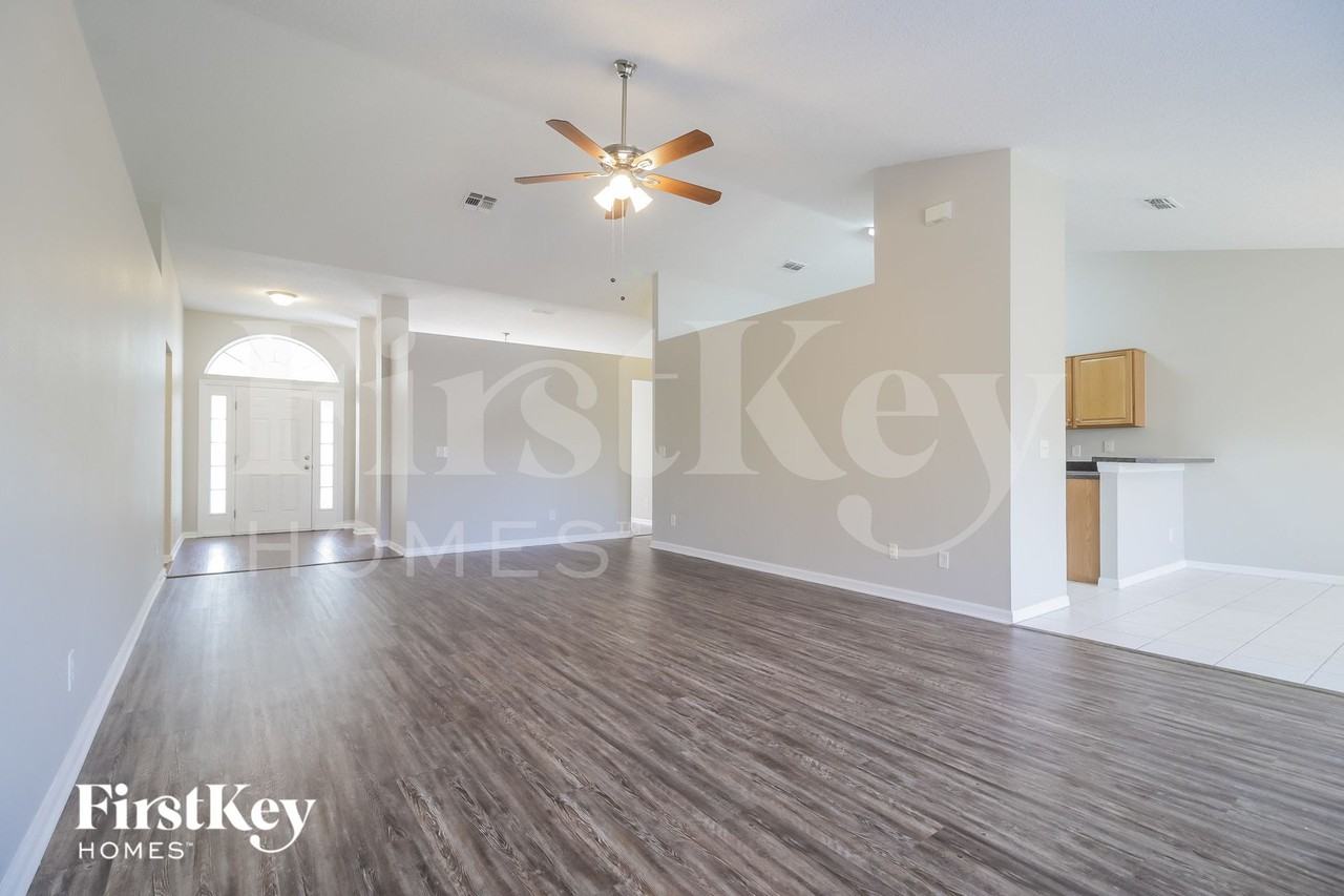 657 Winding Lake Dr - Photo 3 of 16