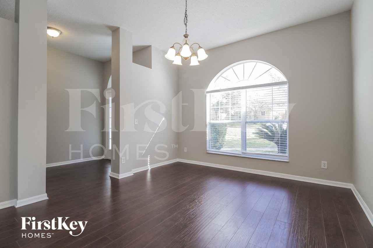 657 Winding Lake Dr - Photo 4 of 16