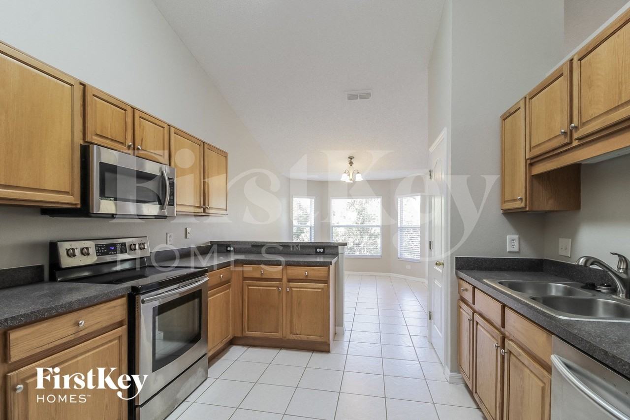 657 Winding Lake Dr - Photo 6 of 16