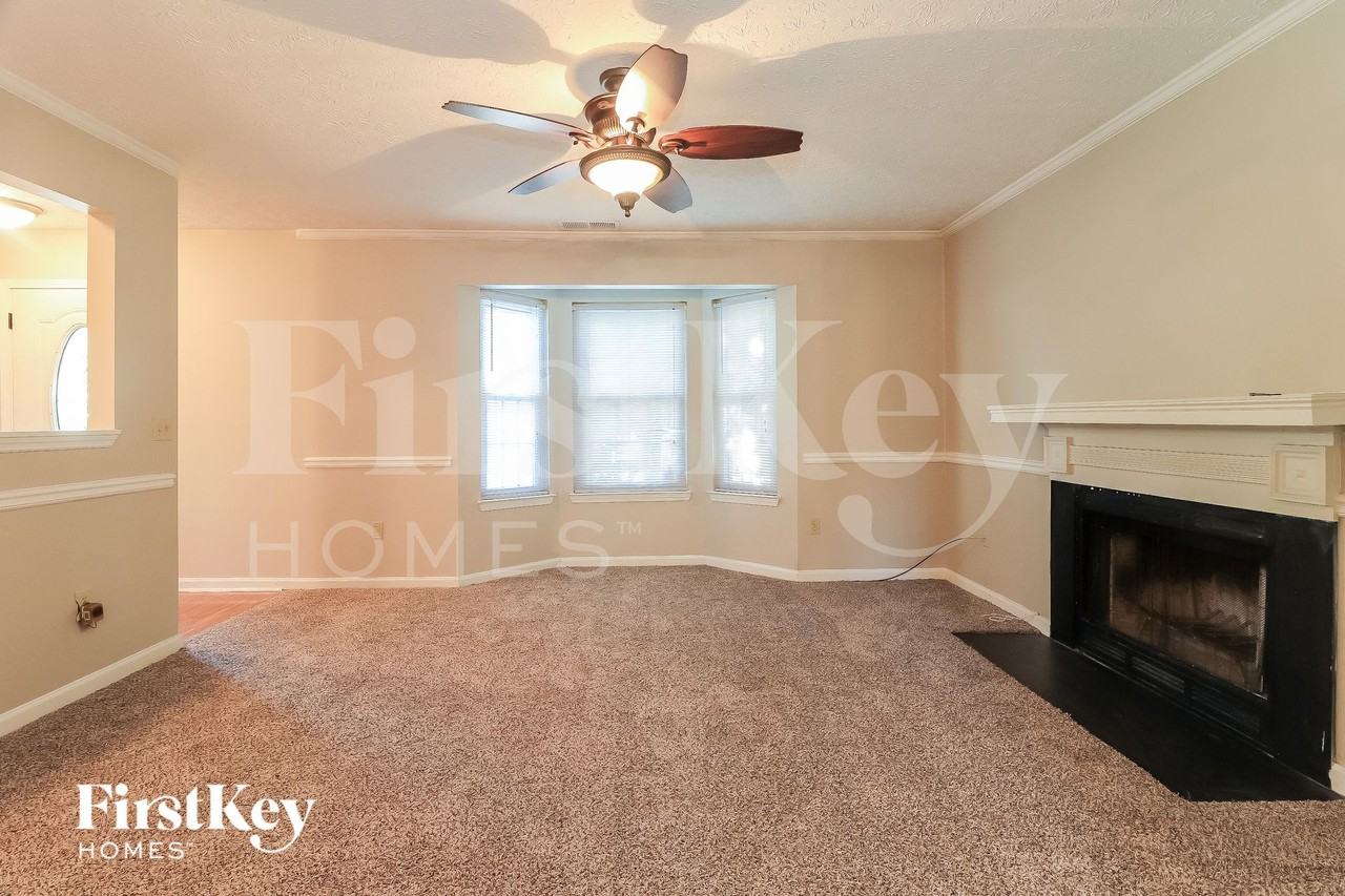 4921 October Way Nw - Photo 3 of 15