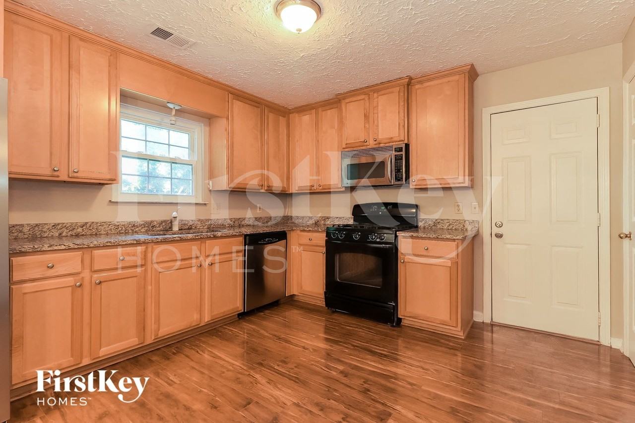 4921 October Way Nw - Photo 6 of 15
