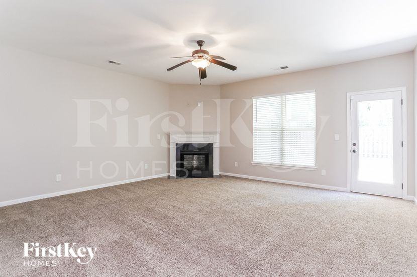4247 Sir Dixon Dr - Photo 2 of 15