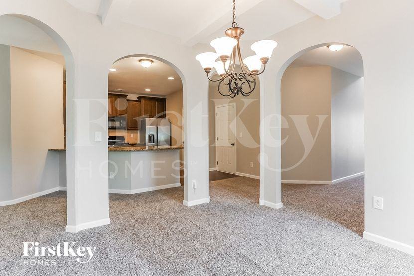 4247 Sir Dixon Dr - Photo 4 of 15