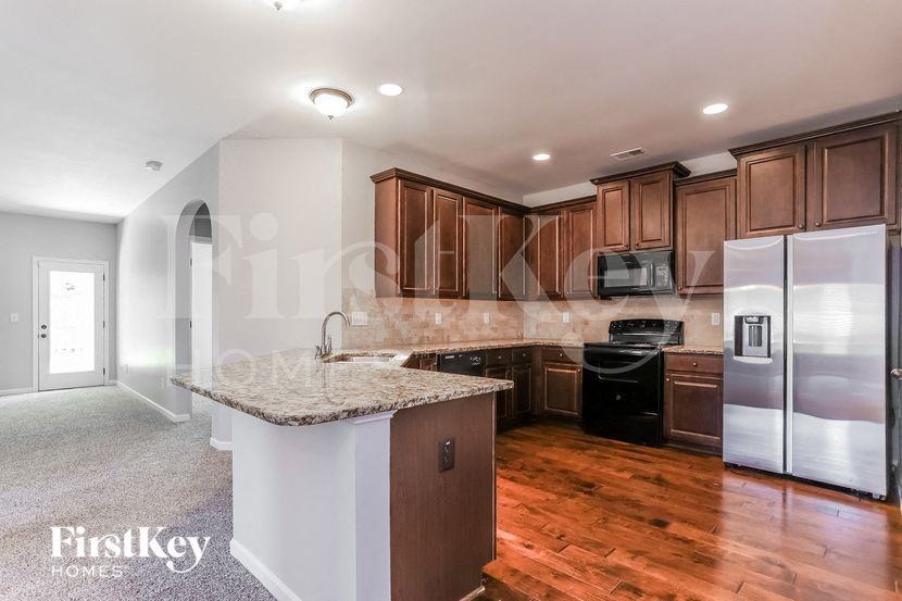 4247 Sir Dixon Dr - Photo 6 of 15
